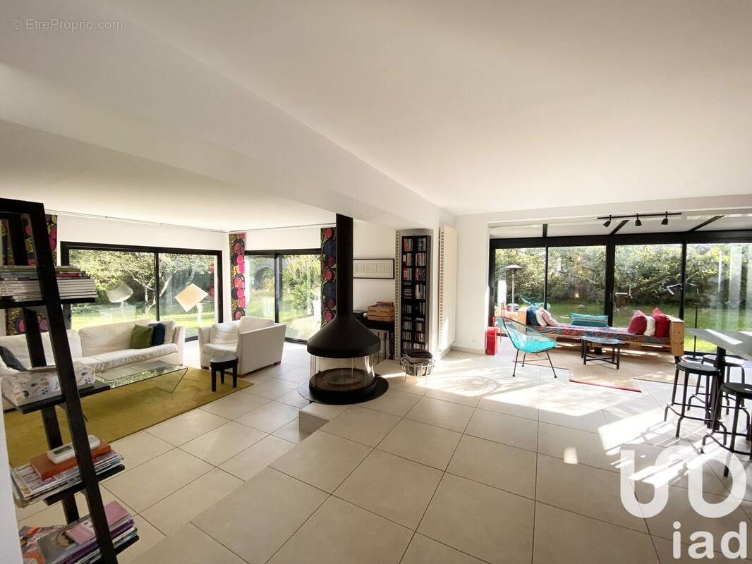 Photo 1 - Maison à SAINT-FARGEAU-PONTHIERRY