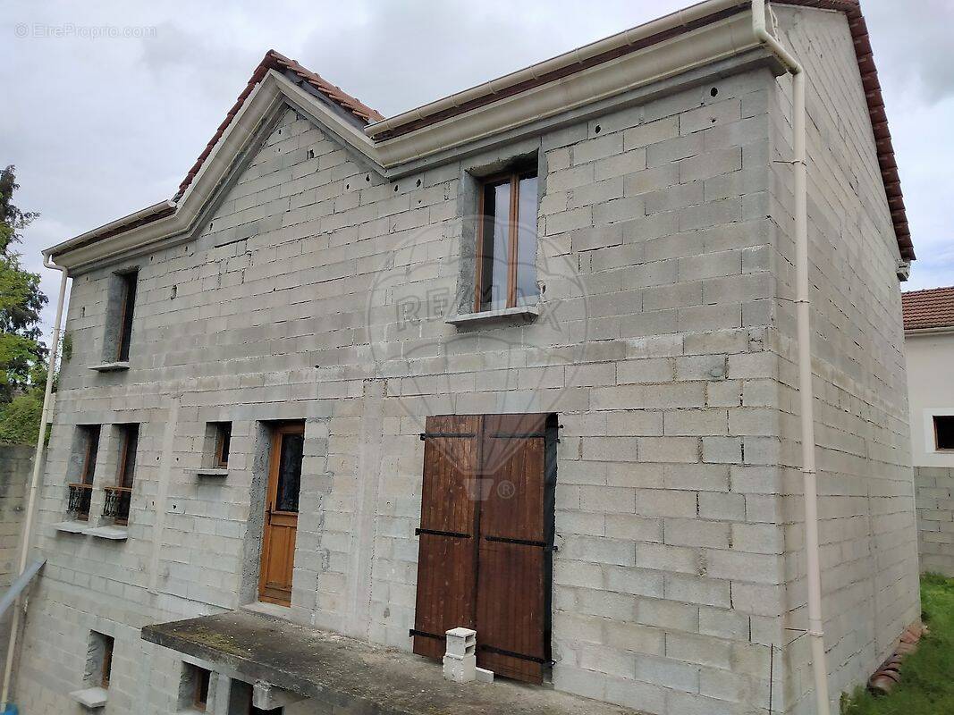 Maison à SARCELLES