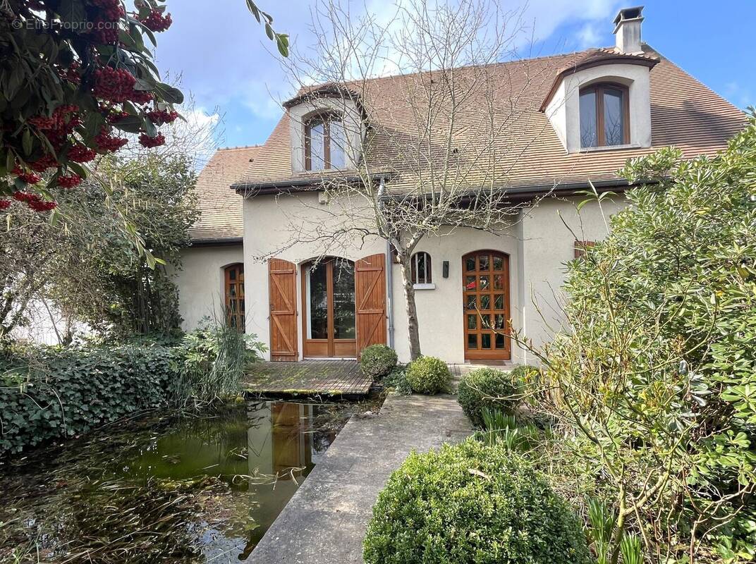 Maison à LA FRETTE-SUR-SEINE