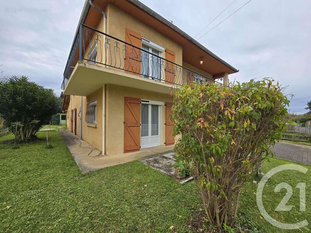 Maison à CARBONNE