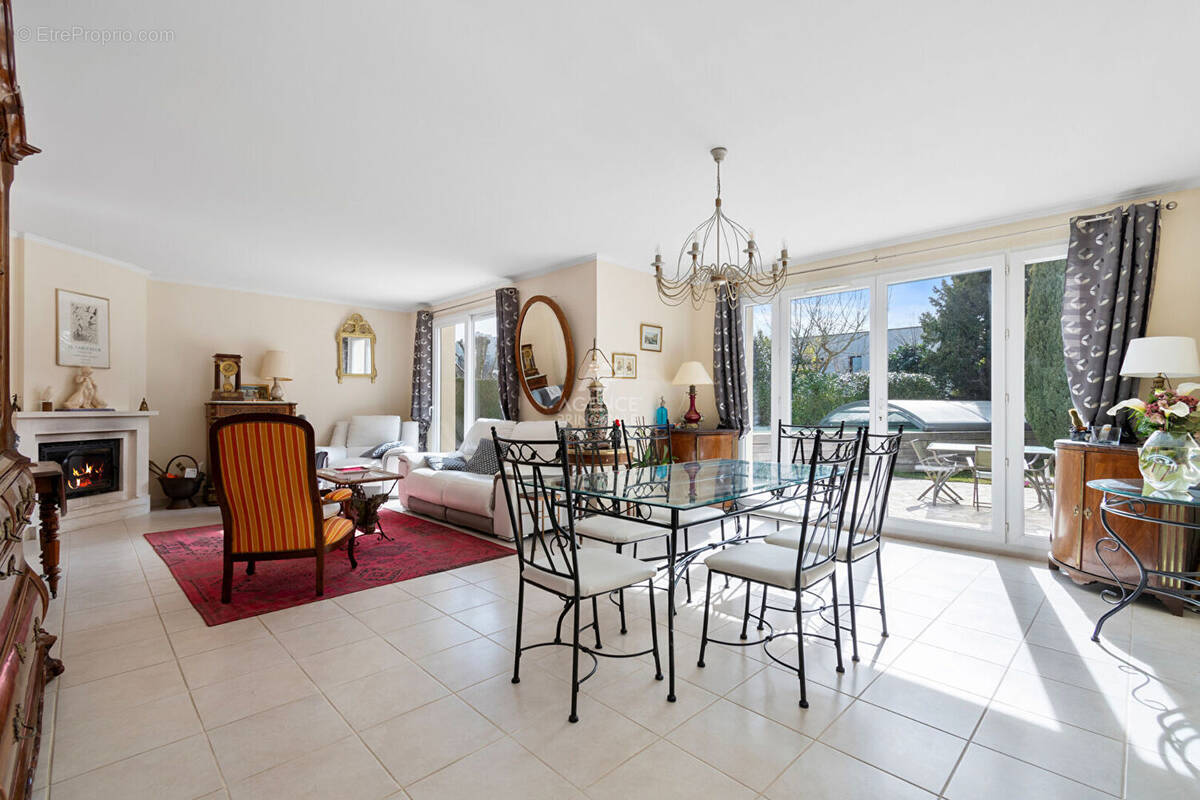 Maison à MAREIL-MARLY