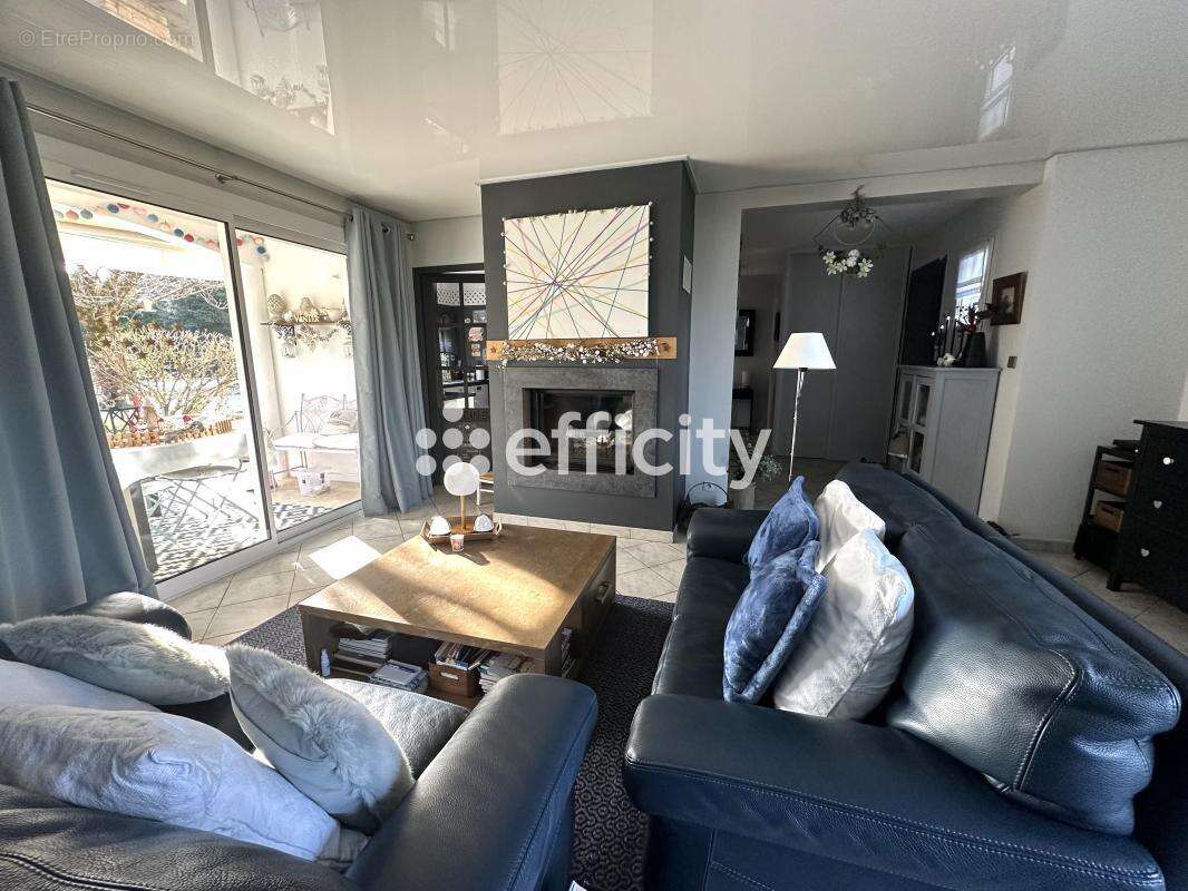 Maison à MARCY-L&#039;ETOILE