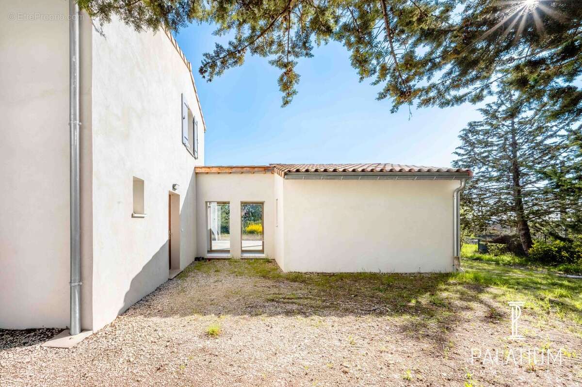 Maison à CUCURON