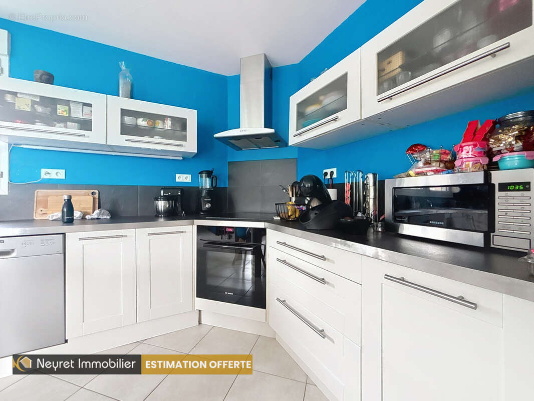 Appartement à SAINT-GENIS-LAVAL