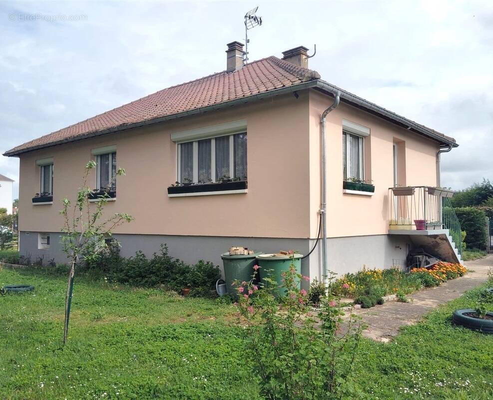 Maison à SAINT-LUBIN-DES-JONCHERETS