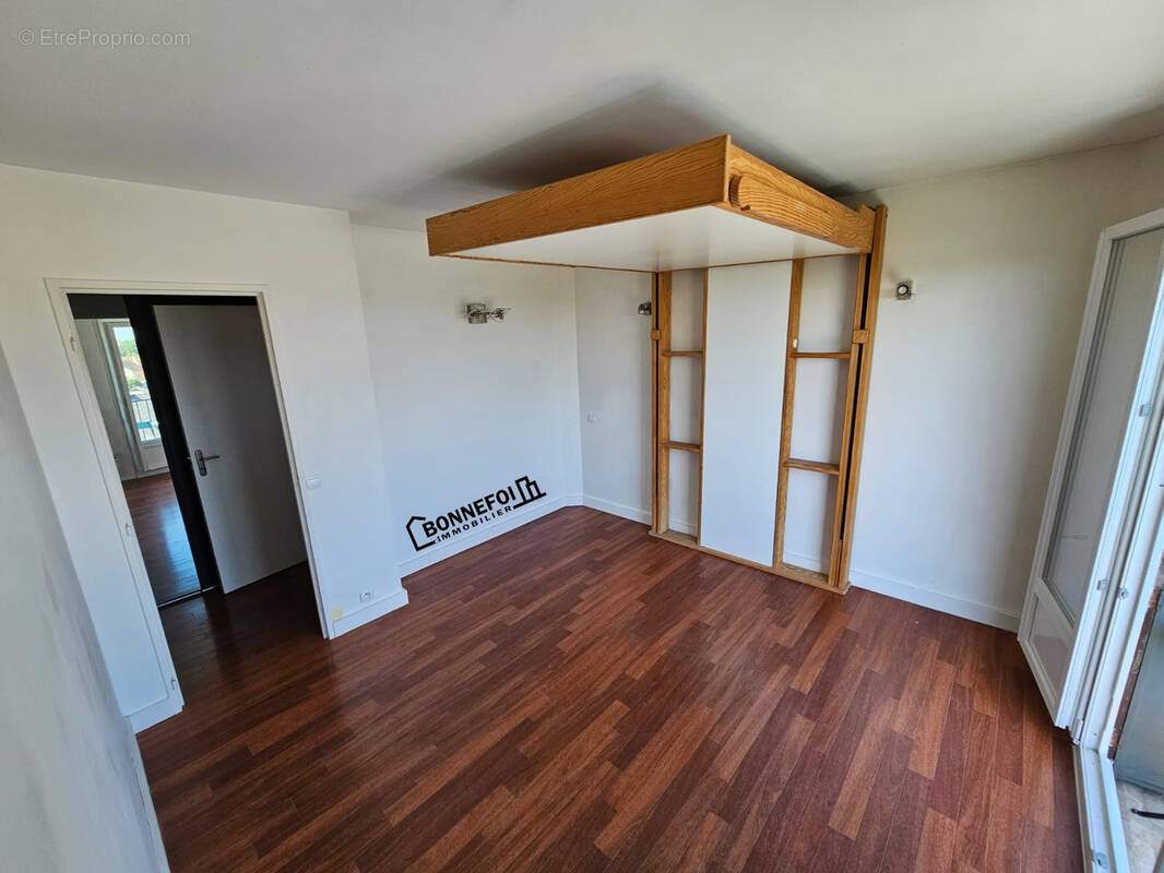 Appartement à SAINT-MAUR-DES-FOSSES