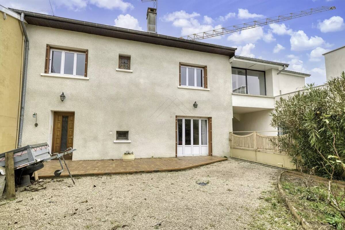 Maison à PUSIGNAN