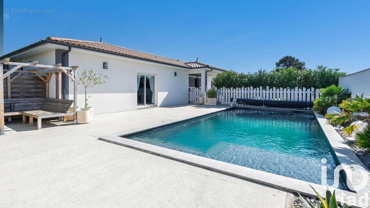 Photo 1 - Maison à IZON