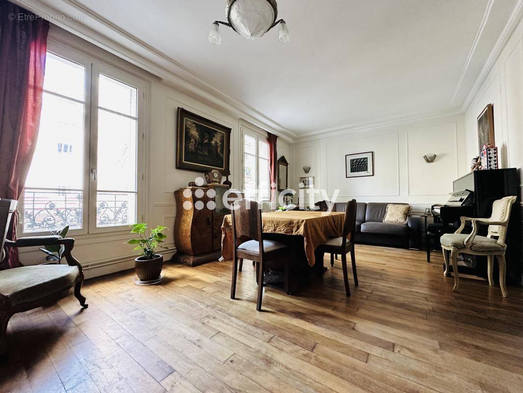 Appartement à PARIS-12E
