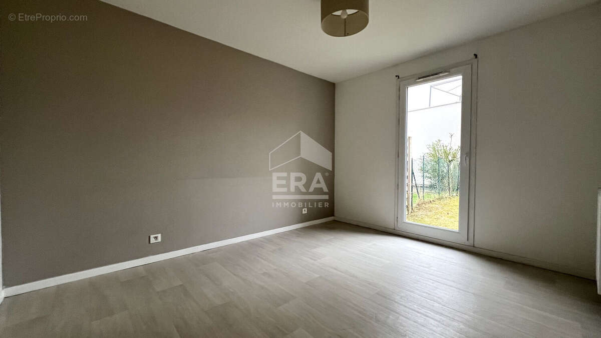 Appartement à FLEURY-MEROGIS