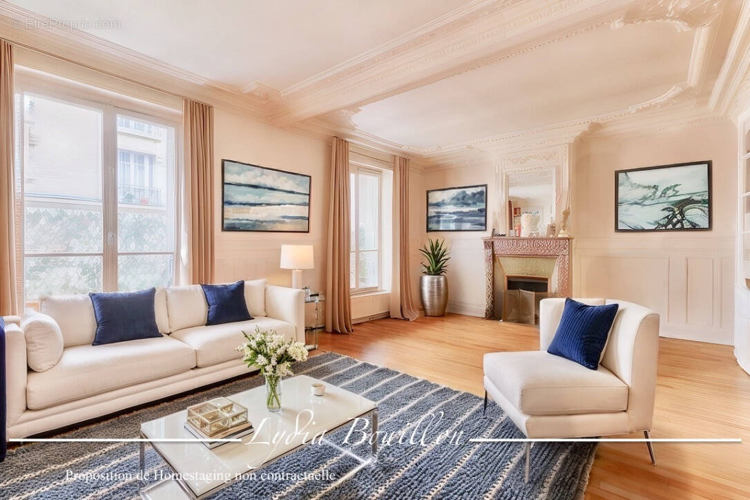 Appartement à COURBEVOIE