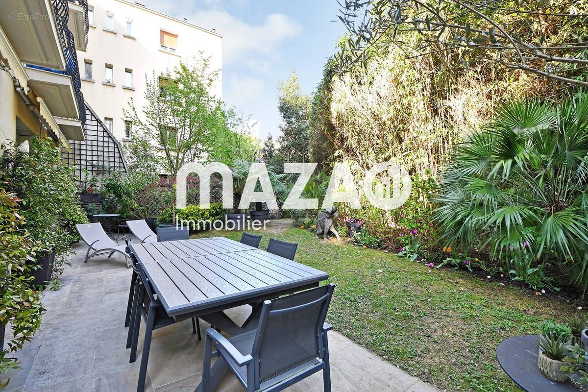 Appartement à NEUILLY-SUR-SEINE