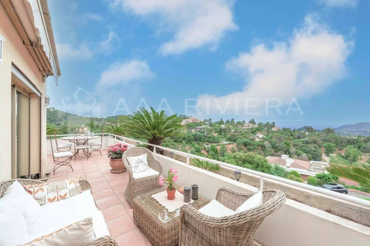 Appartement à MANDELIEU-LA-NAPOULE
