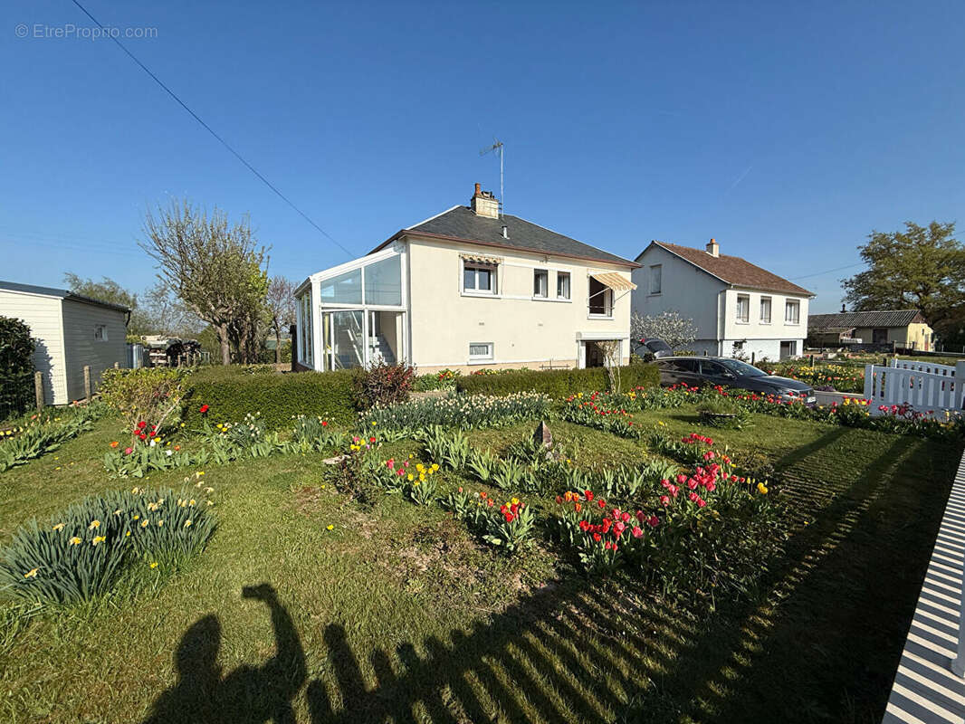 Maison à SAVIGNY-SUR-BRAYE