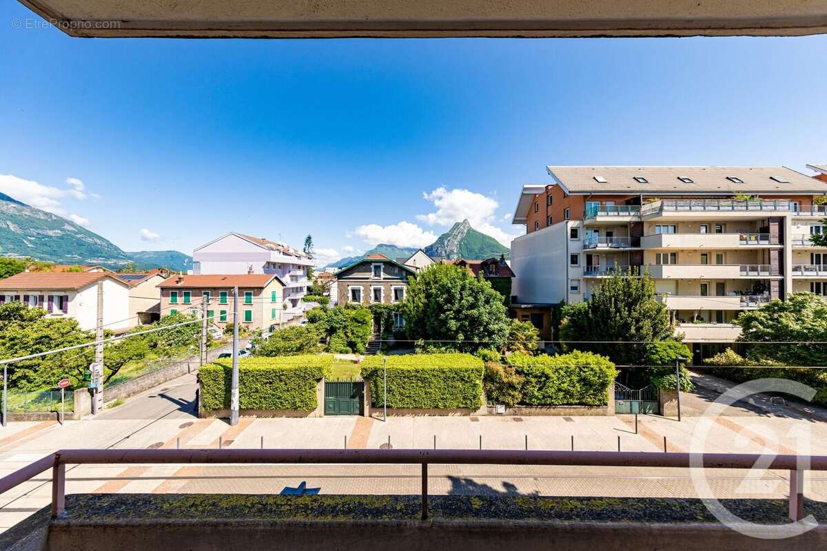 Appartement à FONTAINE