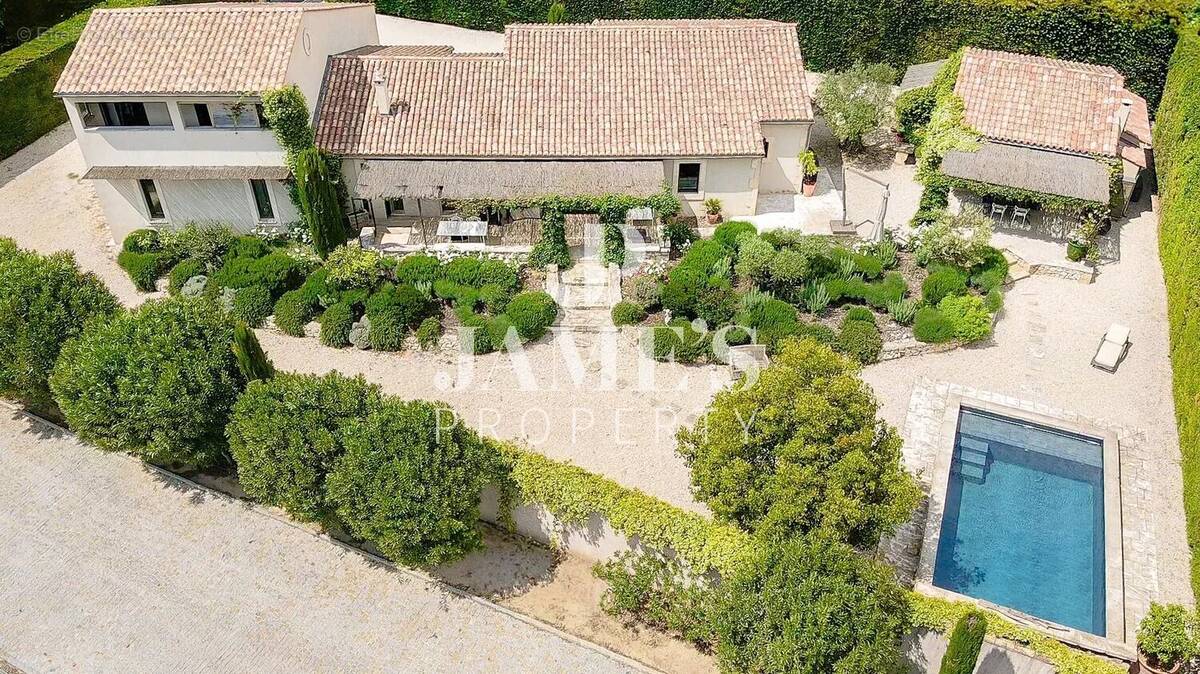Maison à MAUSSANE-LES-ALPILLES