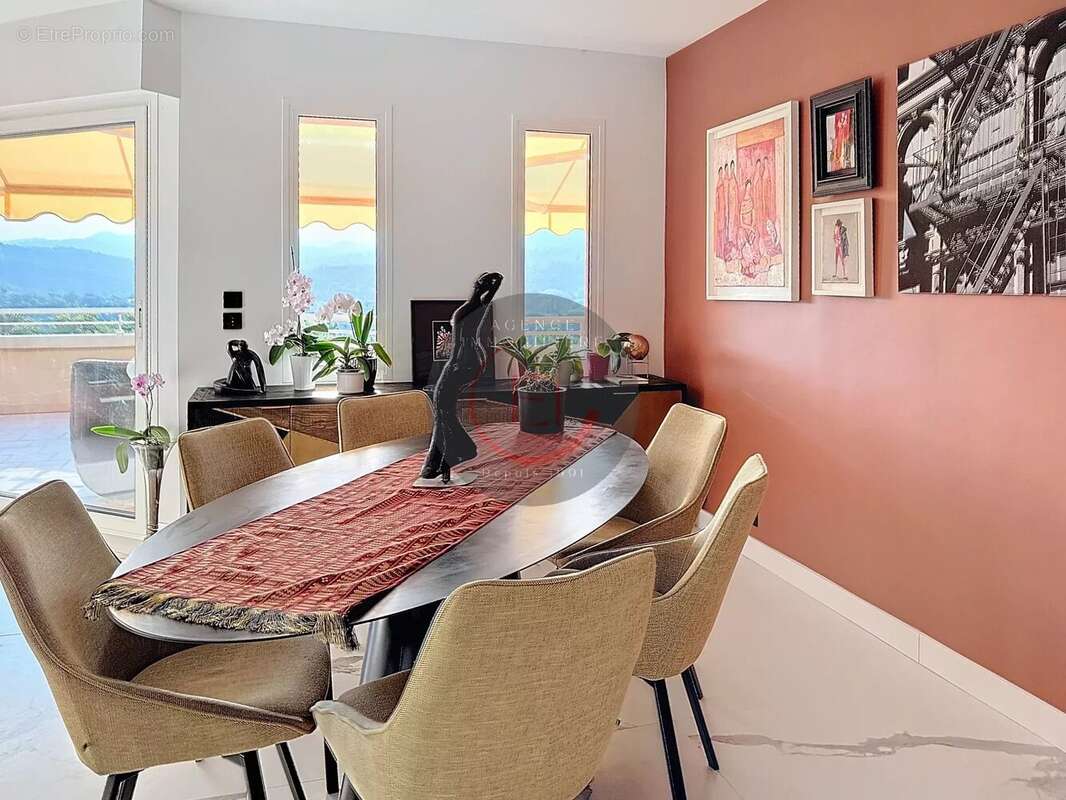Appartement à MANDELIEU-LA-NAPOULE