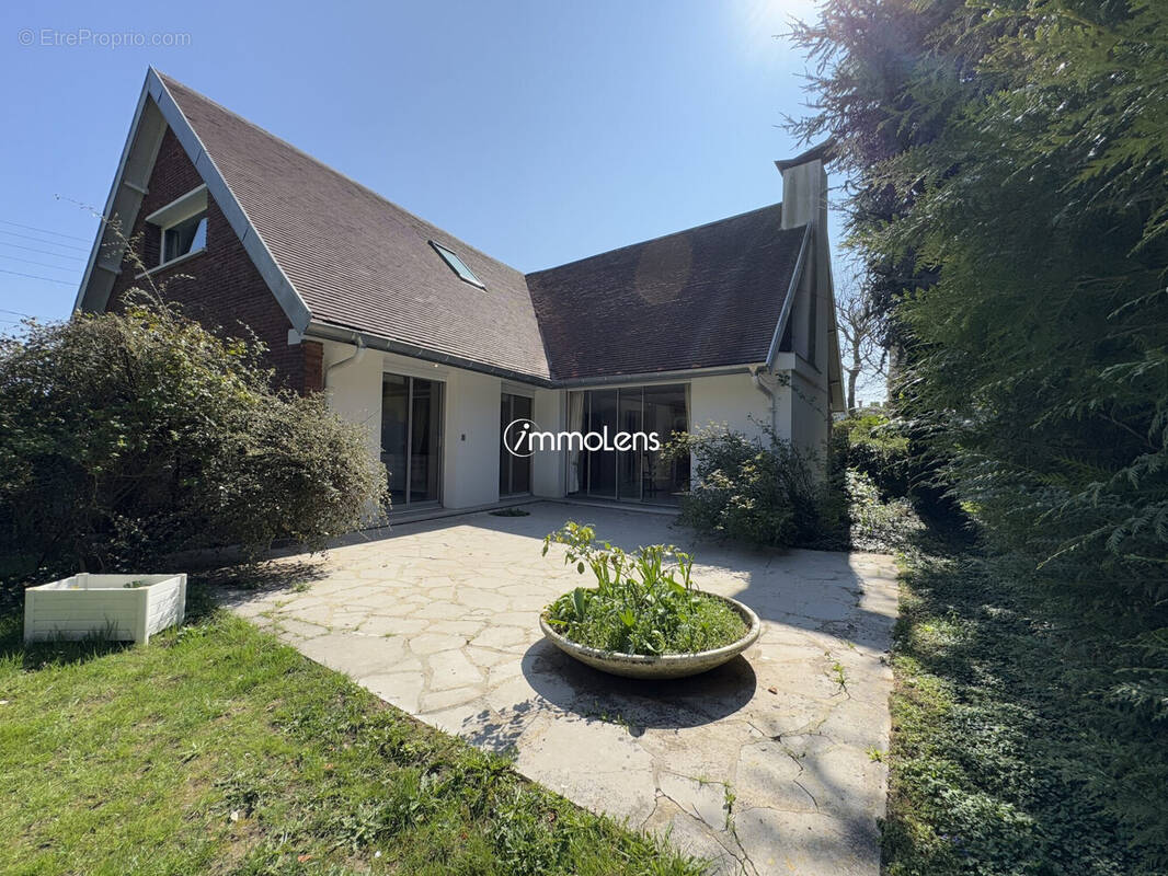 180 M2 ENVIRON - Maison à LENS
