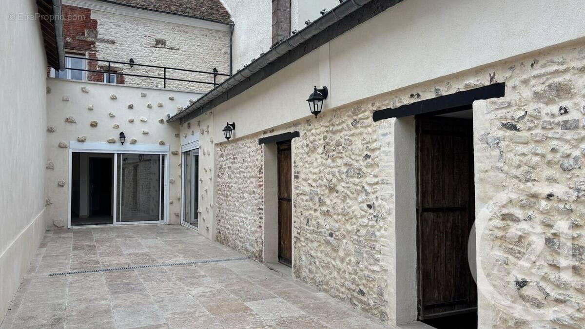 Maison à IVRY-LA-BATAILLE