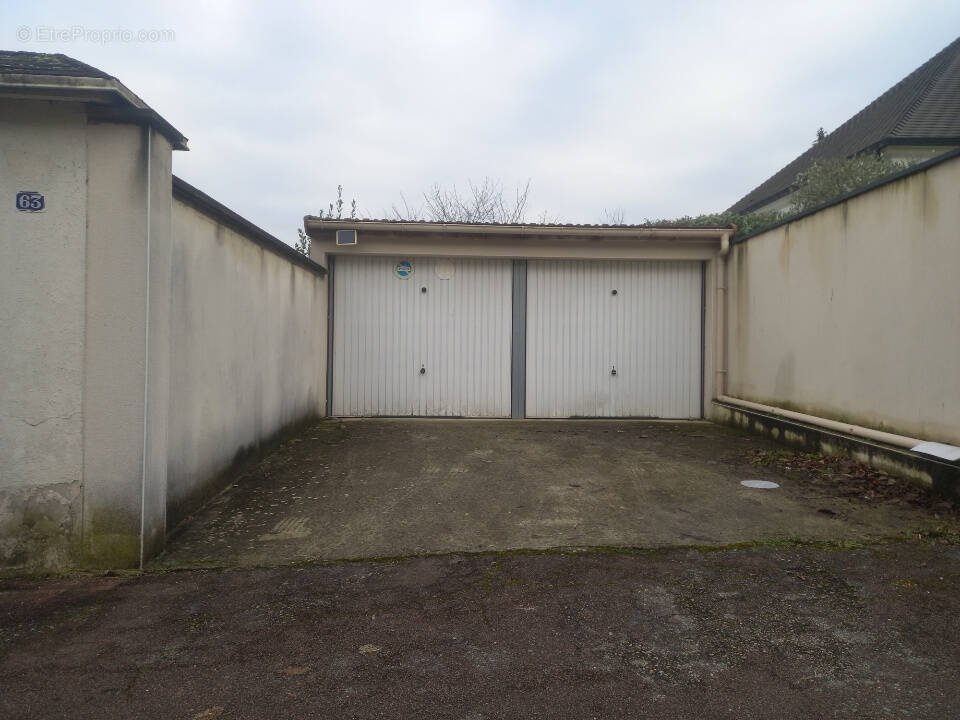 Parking à ANNET-SUR-MARNE
