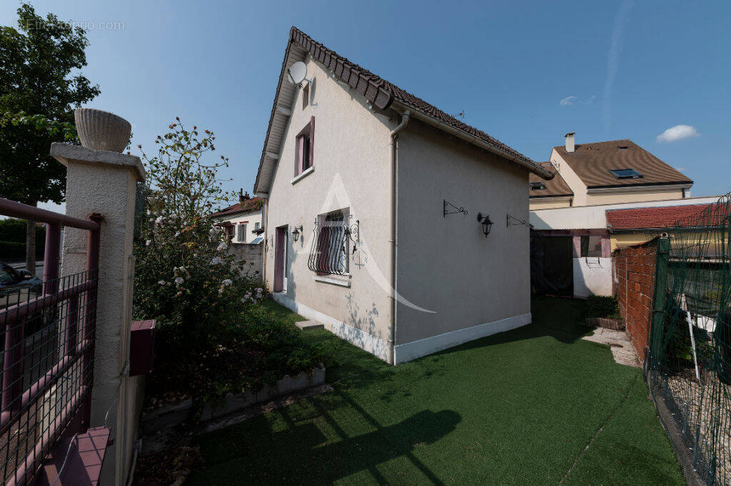 Maison à VAIRES-SUR-MARNE