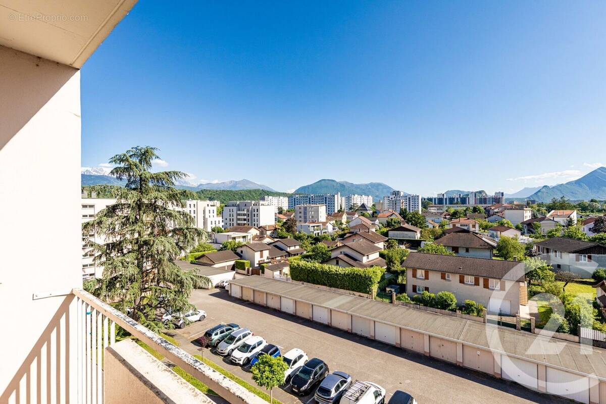 Appartement à LE PONT-DE-CLAIX