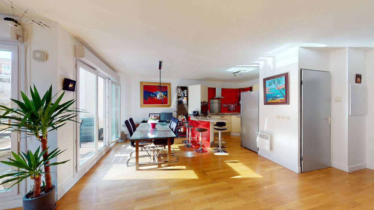 Appartement à VILLENEUVE-LA-GARENNE