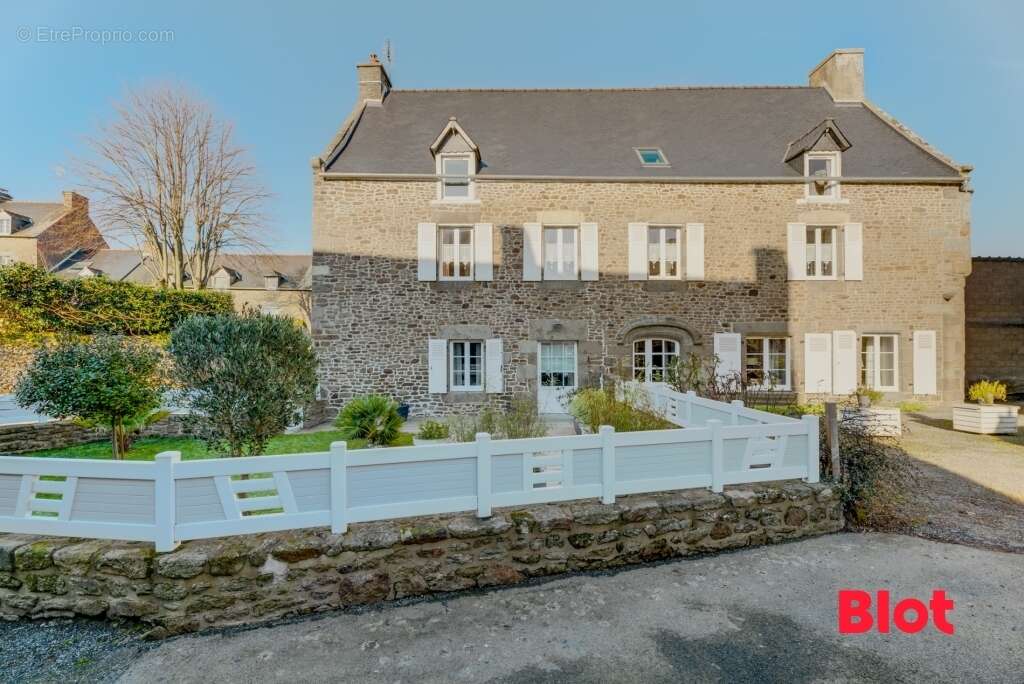 Maison à PLEUDIHEN-SUR-RANCE