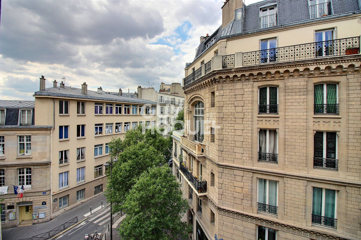 Appartement à PARIS-9E