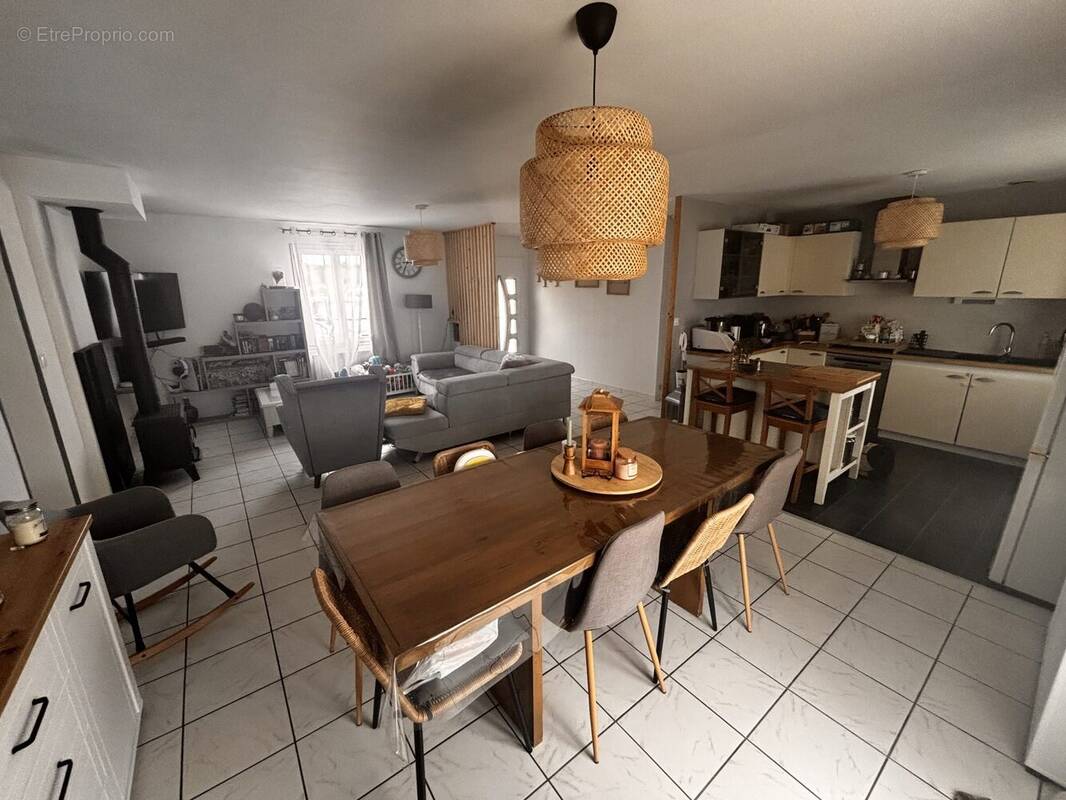 Maison à JAUNAY-CLAN