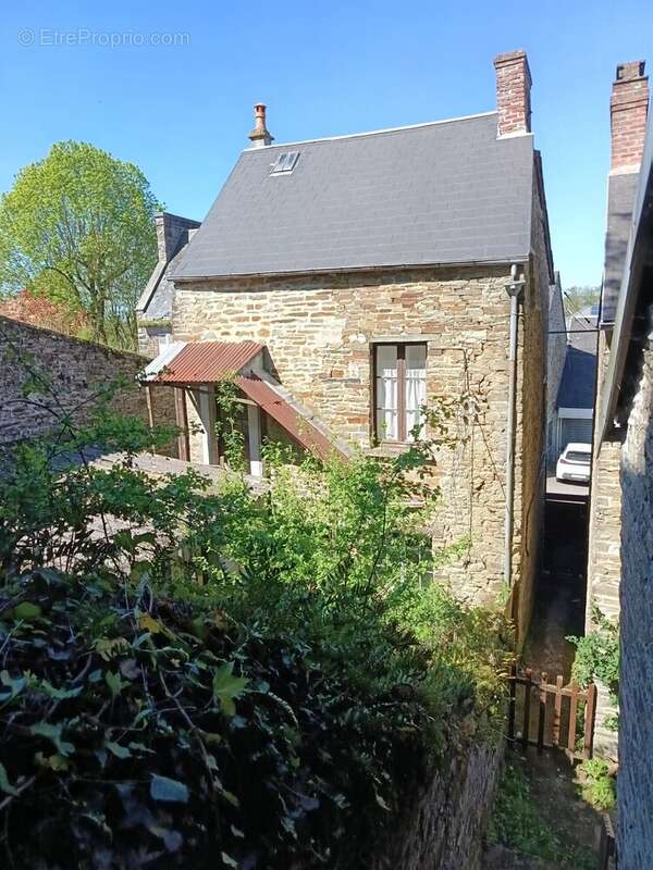 Maison à CONDE-SUR-NOIREAU