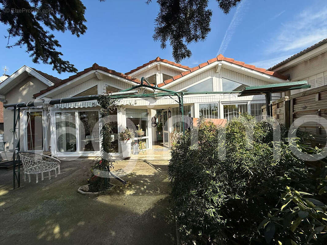 Maison à ROMANS-SUR-ISERE