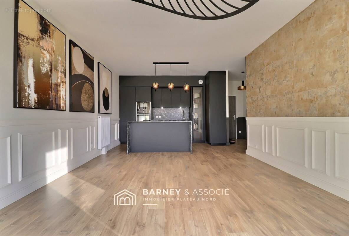 Appartement à MONT-SAINT-AIGNAN