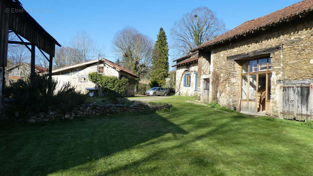 Maison à SAINT-BONNET-BRIANCE