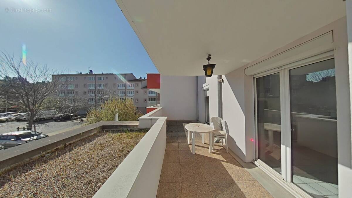 Appartement à SAINT-JUST-SAINT-RAMBERT