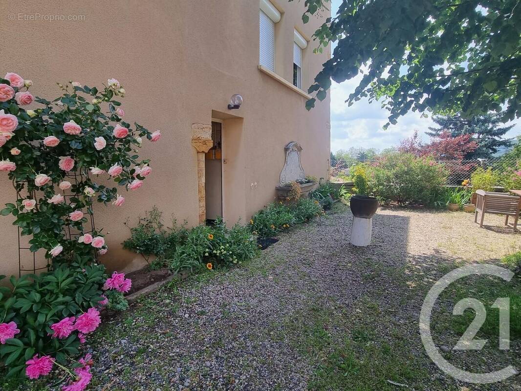 Appartement à NEUVILLE-SUR-SAONE