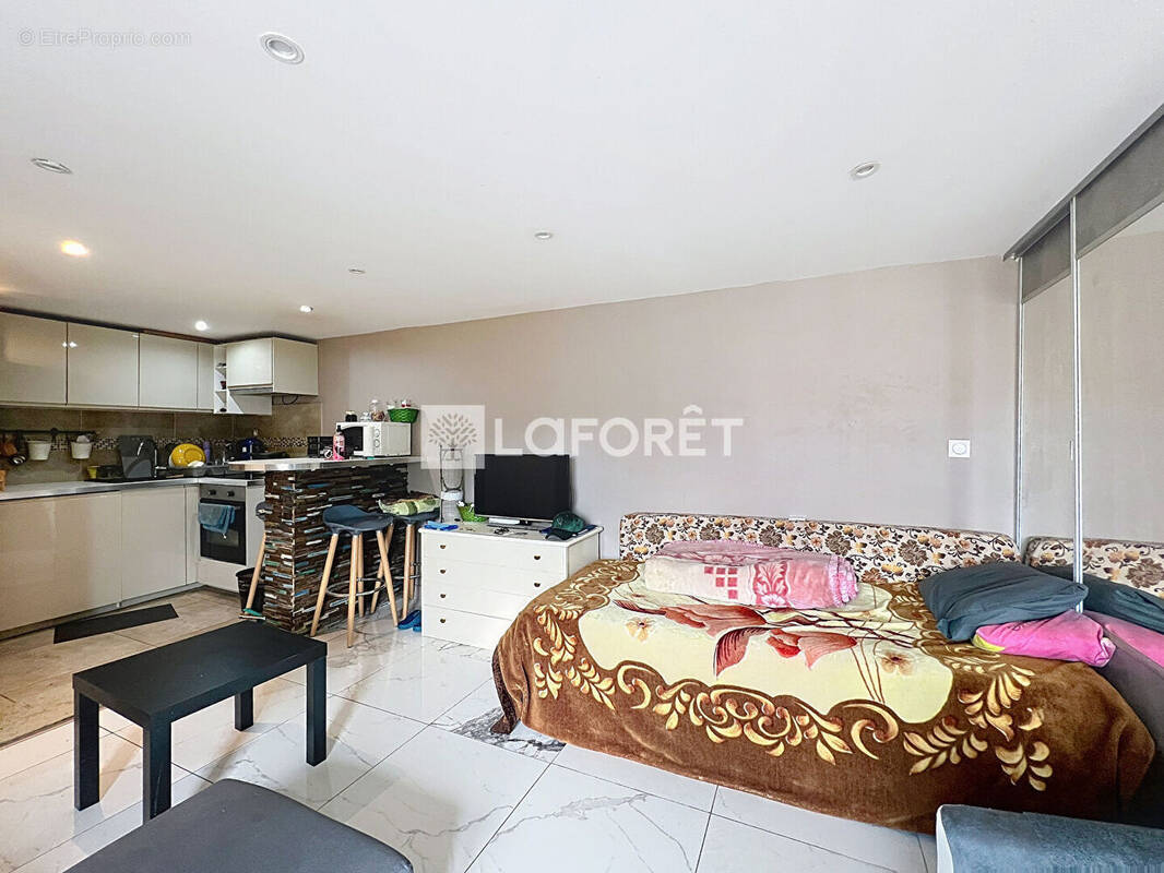 Appartement à LINAS