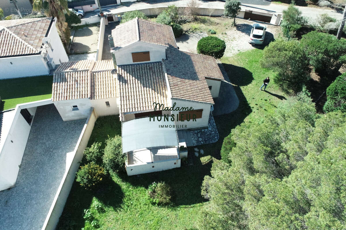 Maison à LES ISSAMBRES