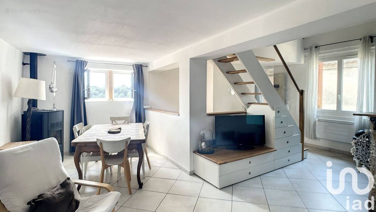 Photo 1 - Maison à LA TOUR-D&#039;AIGUES