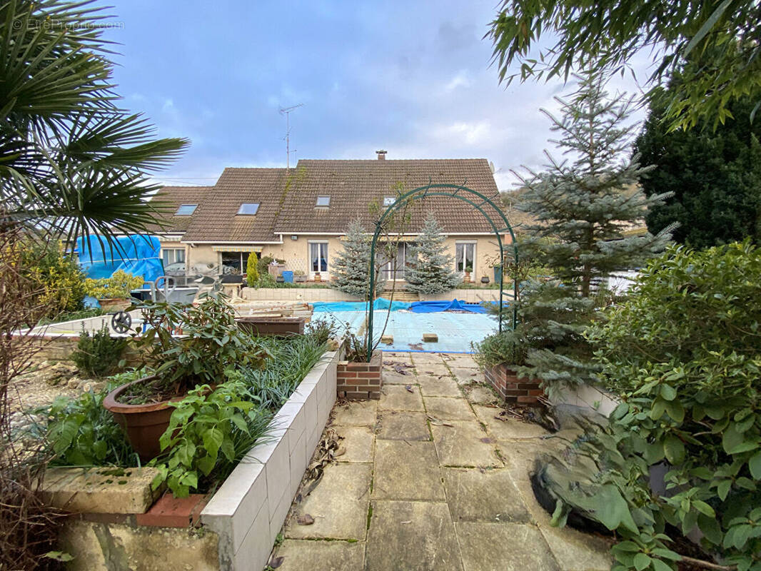 Maison à JOIGNY