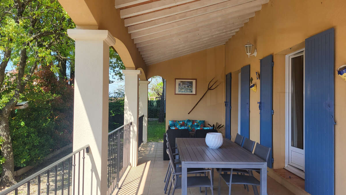 Maison à LA CALMETTE