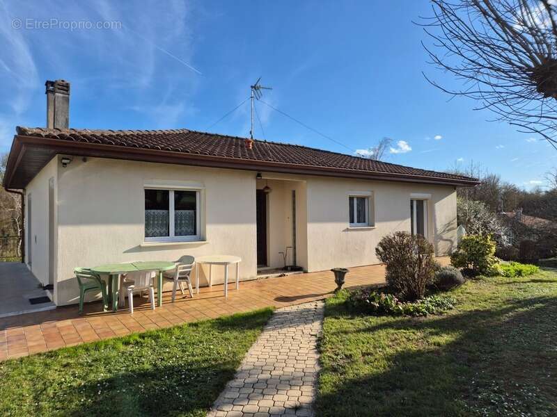 Maison à CHAMPNIERS