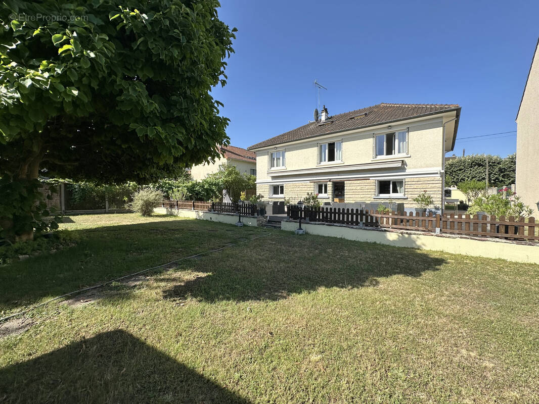 Maison à CHAMPS-SUR-MARNE