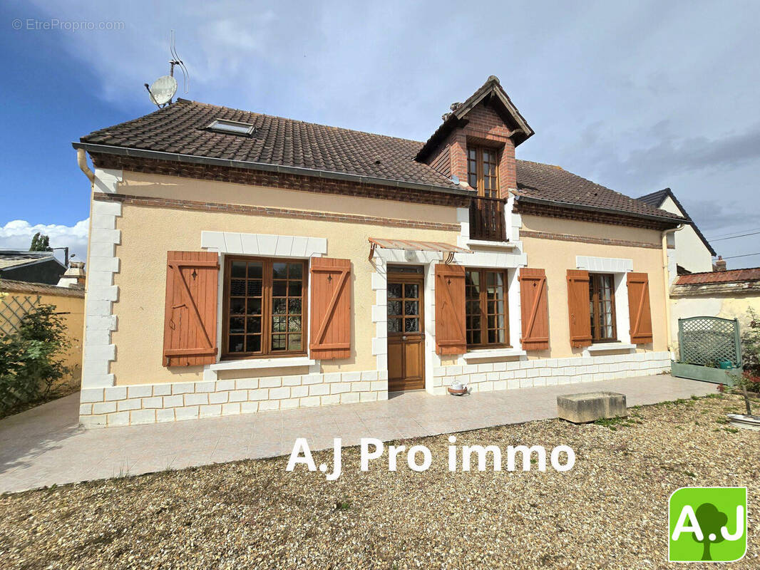 Maison à EZY-SUR-EURE