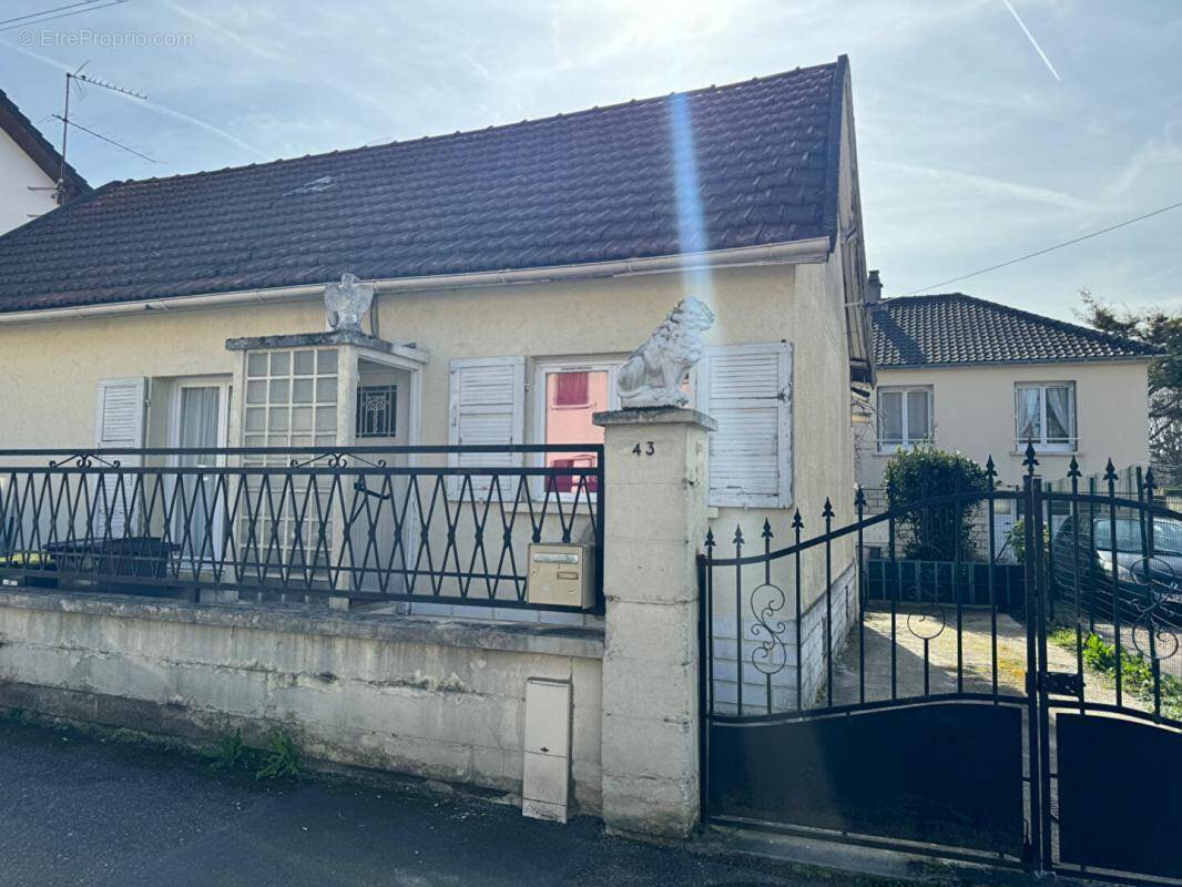 Maison à STAINS