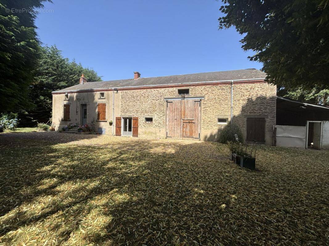Maison à BOUSSAC