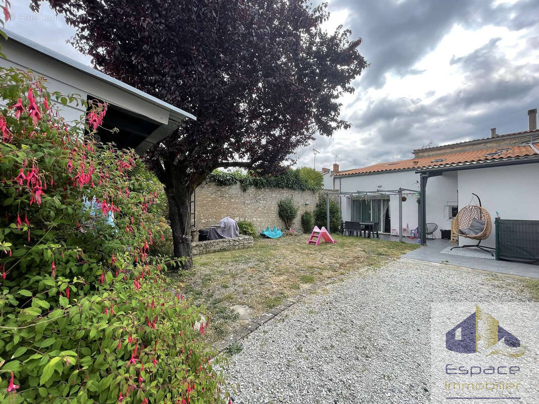 Maison à AIGREFEUILLE-D&#039;AUNIS
