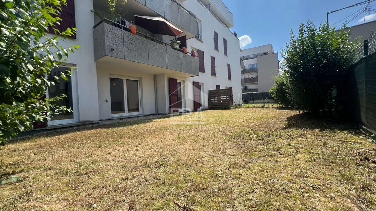 Appartement à FLEURY-MEROGIS