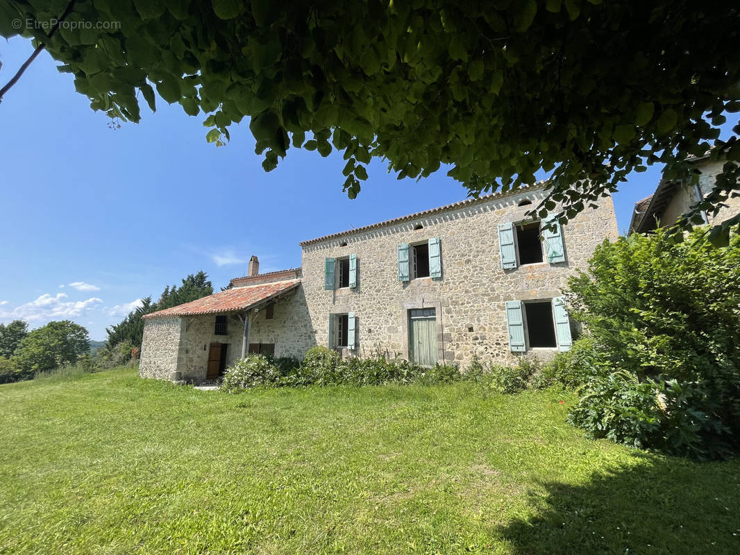 Maison à MONCRABEAU