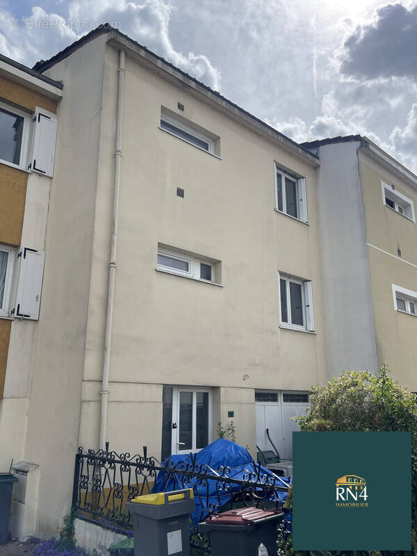 Maison à LA QUEUE-EN-BRIE